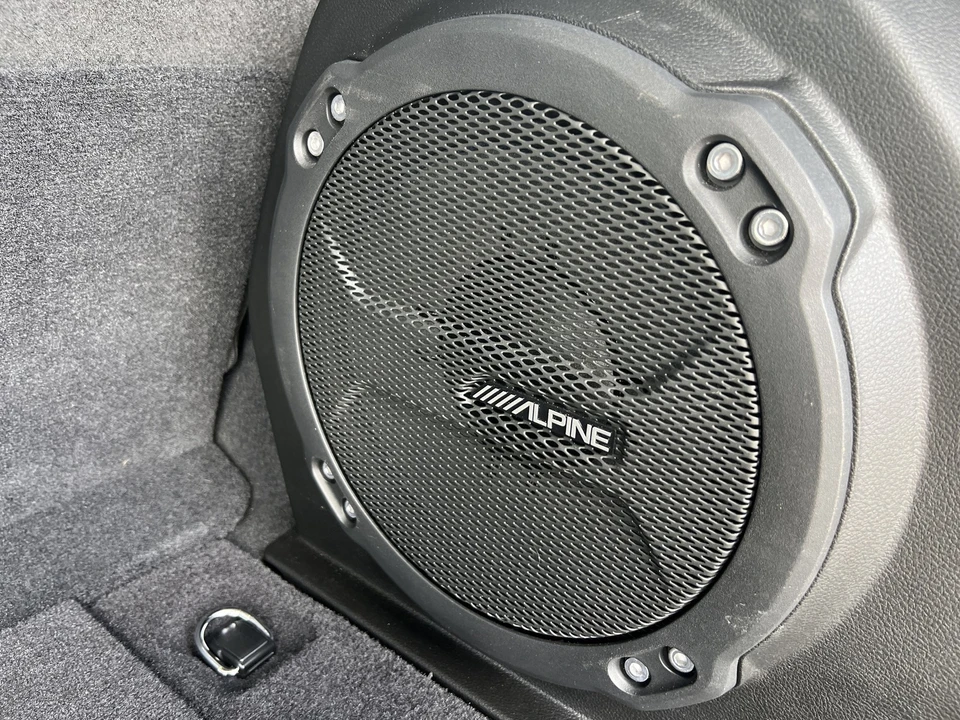 2025 Jeep JL Wrangler - Image 10 of 21