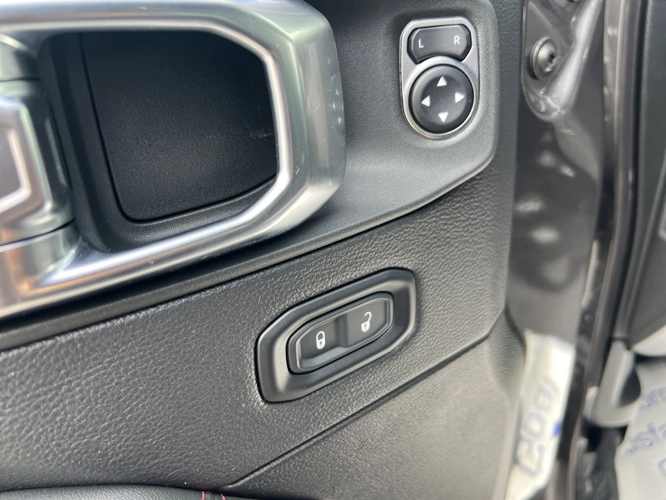 2025 Jeep JL Wrangler - Image 16 of 21