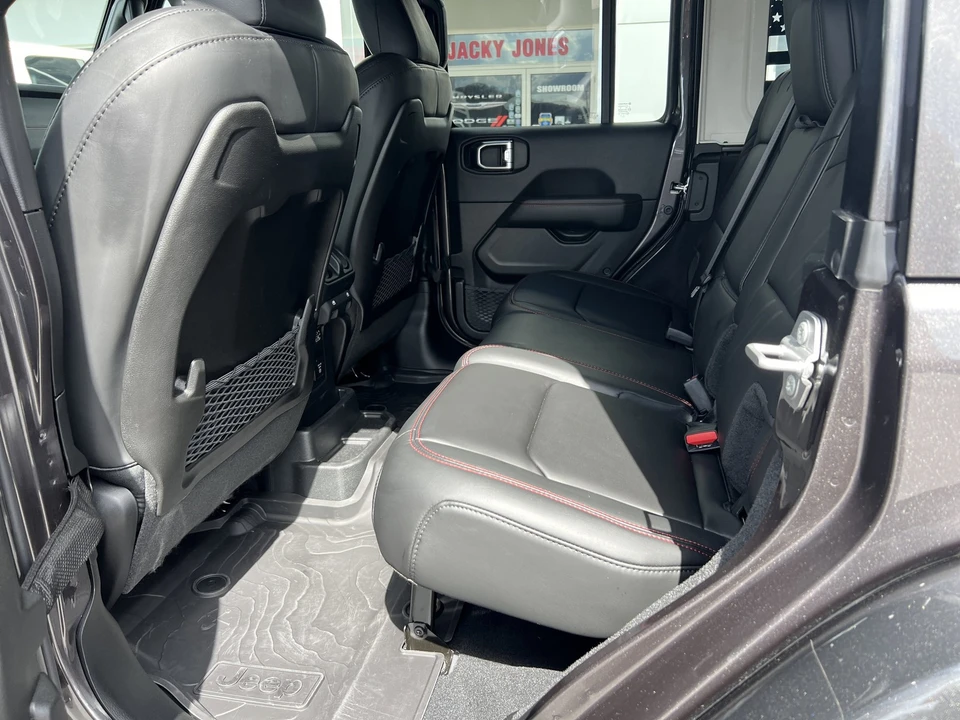 2025 Jeep JL Wrangler - Image 12 of 21