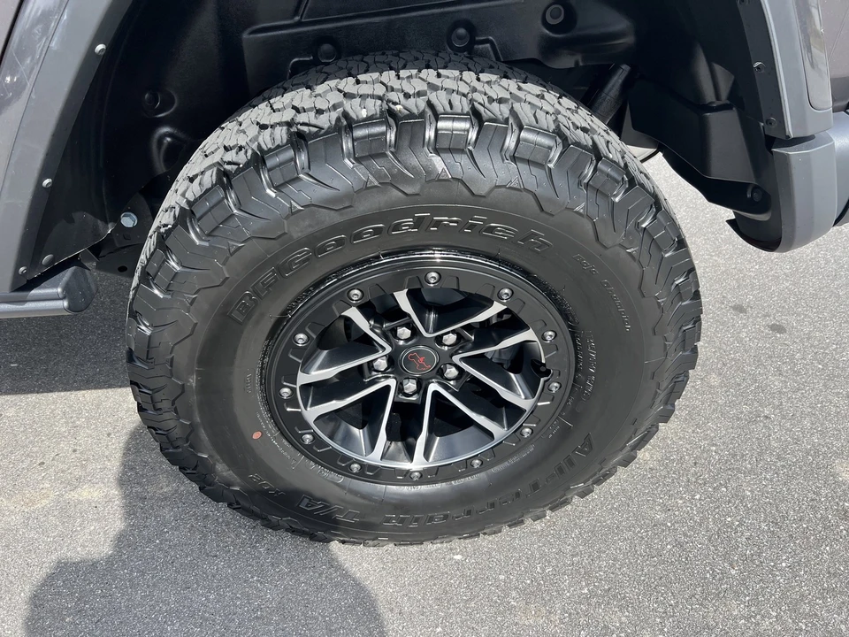 2025 Jeep JL Wrangler - Image 11 of 21