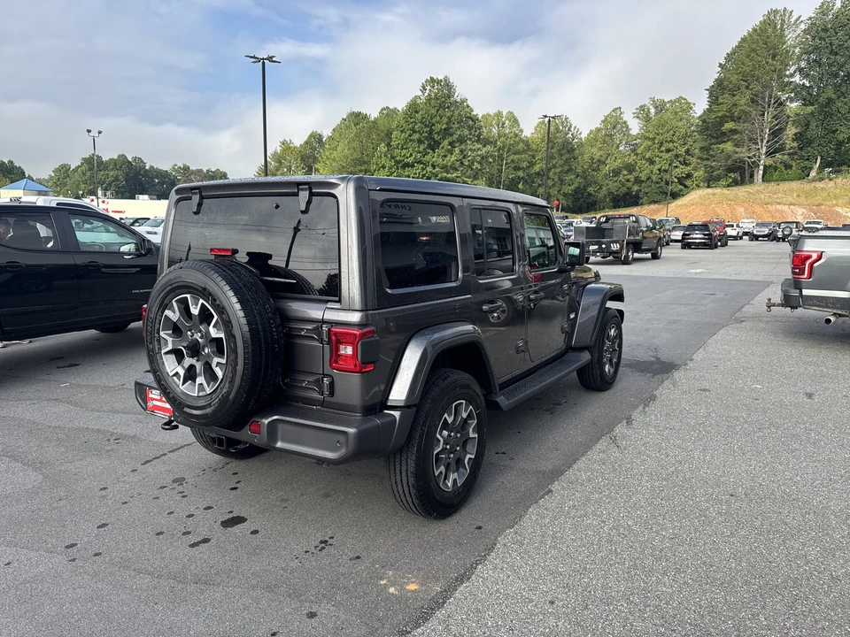 2025 Jeep JL Wrangler - Image 4 of 26