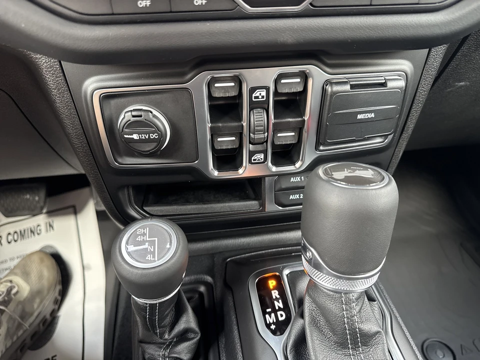 2025 Jeep JL Wrangler - Image 24 of 26