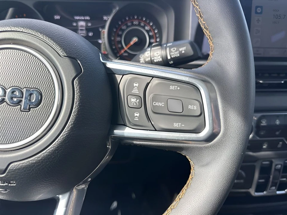 2025 Jeep JL Wrangler - Image 14 of 21
