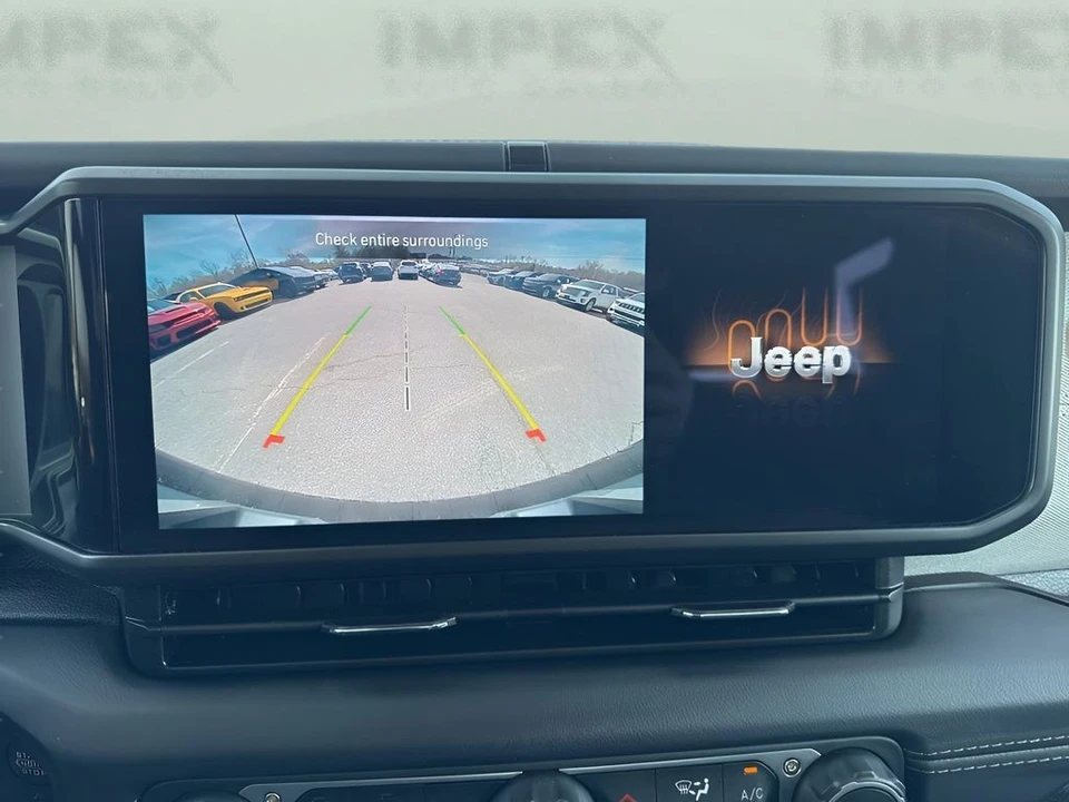 2025 Jeep JL Wrangler - Image 18 of 21
