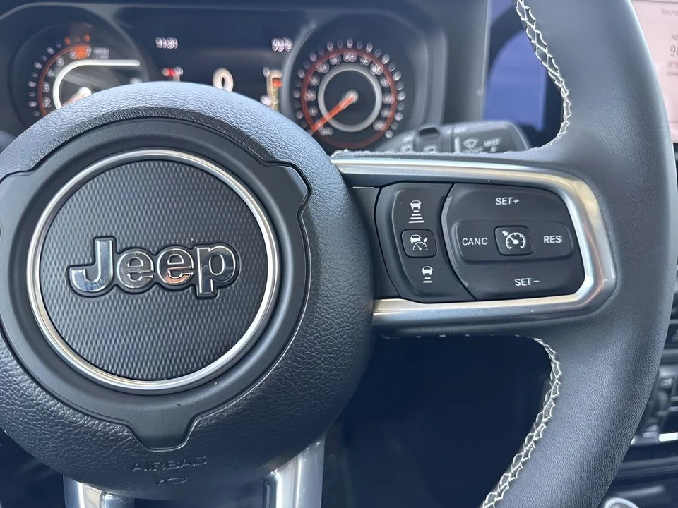 2025 Jeep JL Wrangler - Image 14 of 21