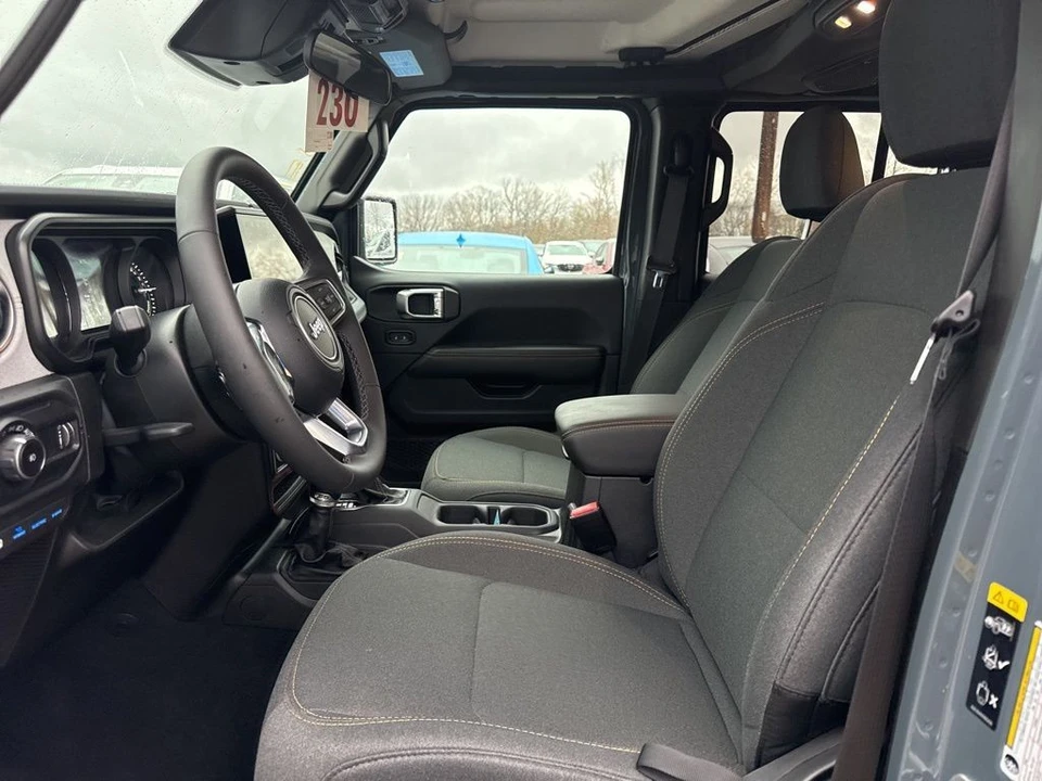 2025 Jeep JL Wrangler - Image 5 of 7