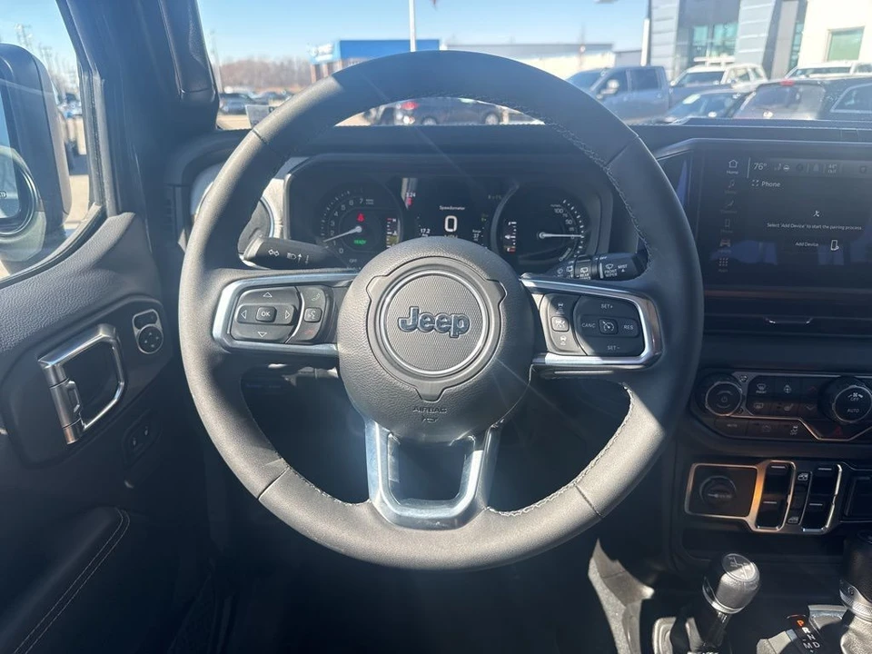 2025 Jeep JL Wrangler - Image 14 of 31