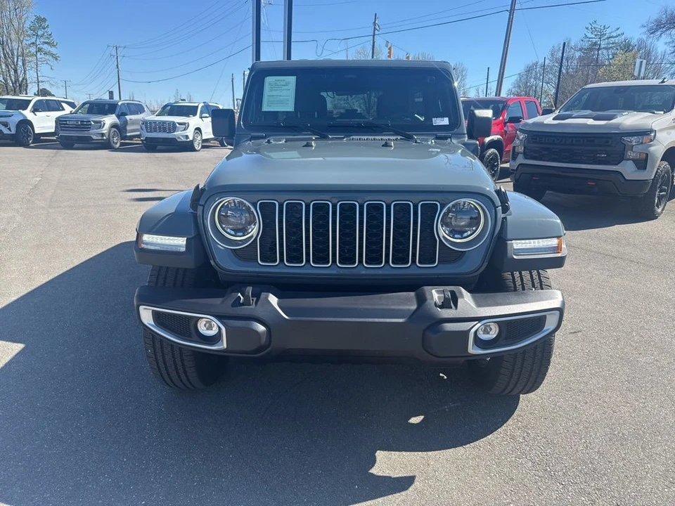 2025 Jeep JL Wrangler - Image 8 of 31
