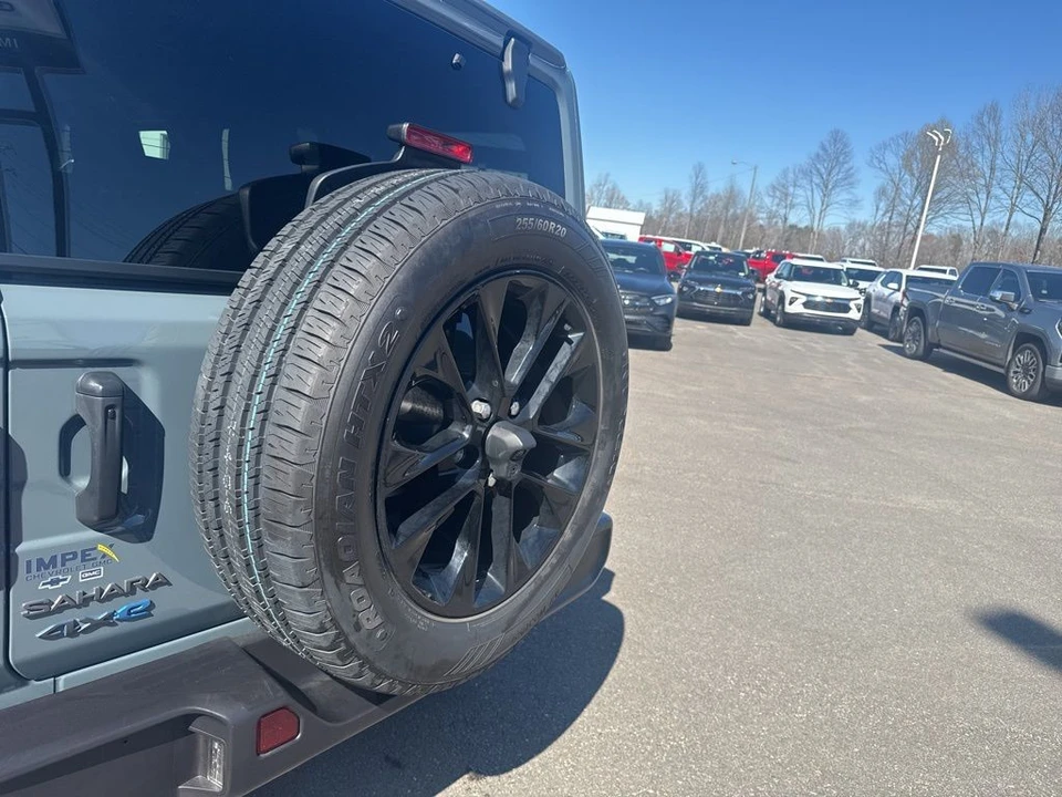 2025 Jeep JL Wrangler - Image 28 of 31