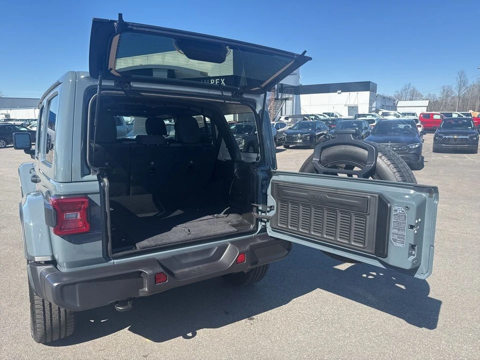 2025 Jeep JL Wrangler - Image 27 of 31