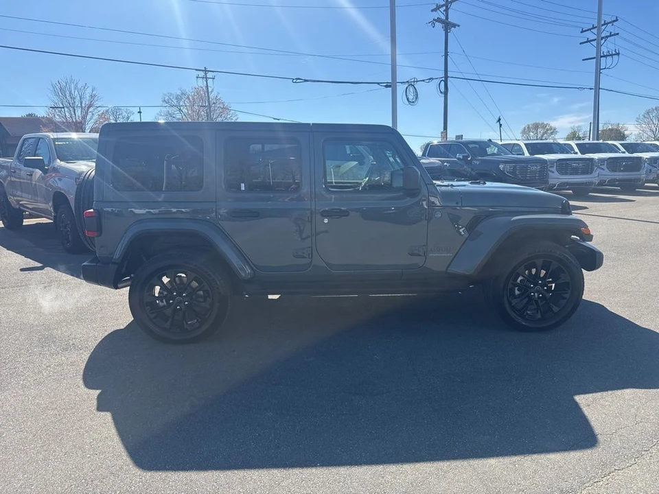 2025 Jeep JL Wrangler - Image 6 of 31