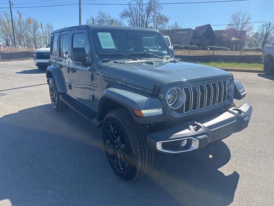 2025 Jeep JL Wrangler - Image 7 of 31