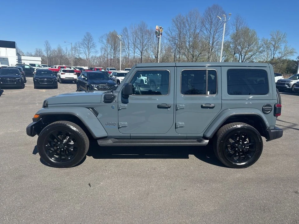 2025 Jeep JL Wrangler - Image 2 of 31
