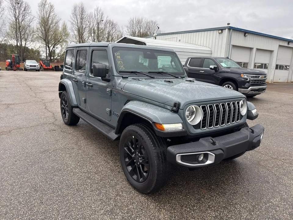 2025 Jeep JL Wrangler - Image 4 of 7