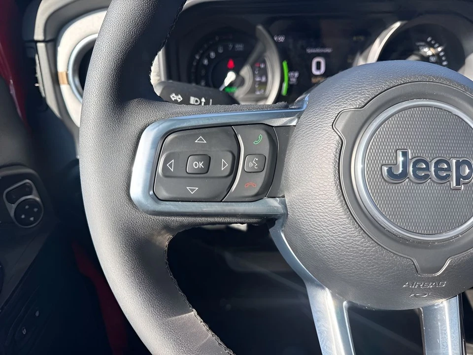 2025 Jeep JL Wrangler - Image 14 of 31