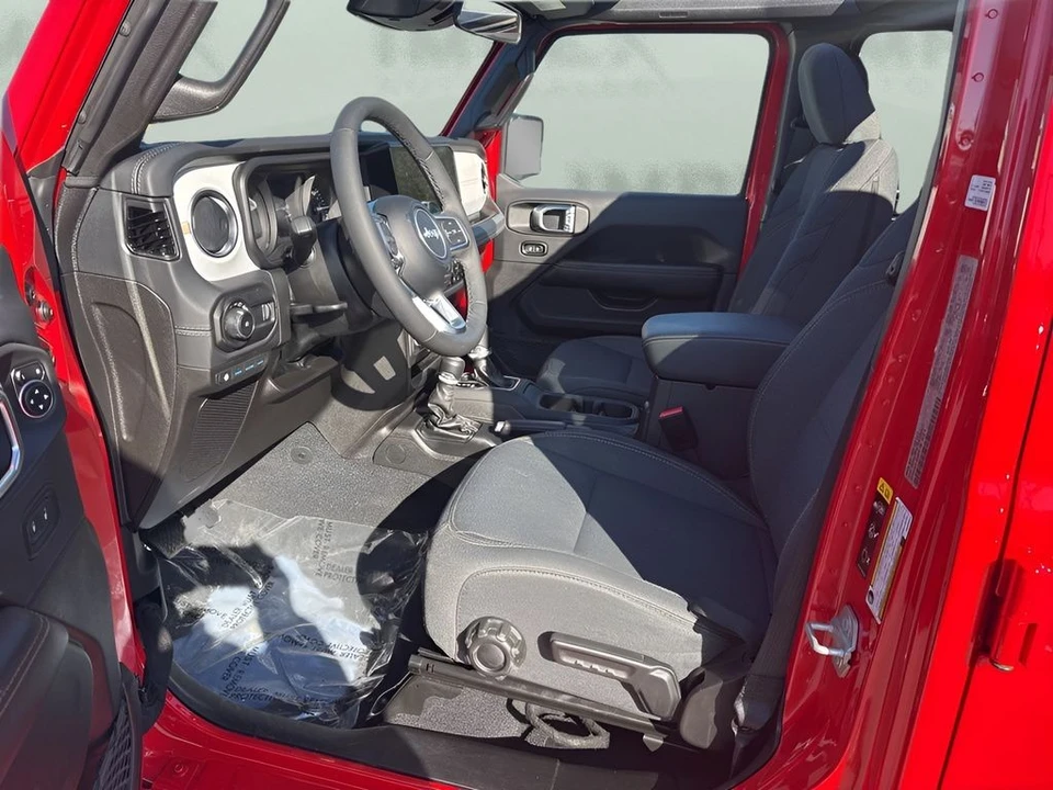 2025 Jeep JL Wrangler - Image 9 of 31
