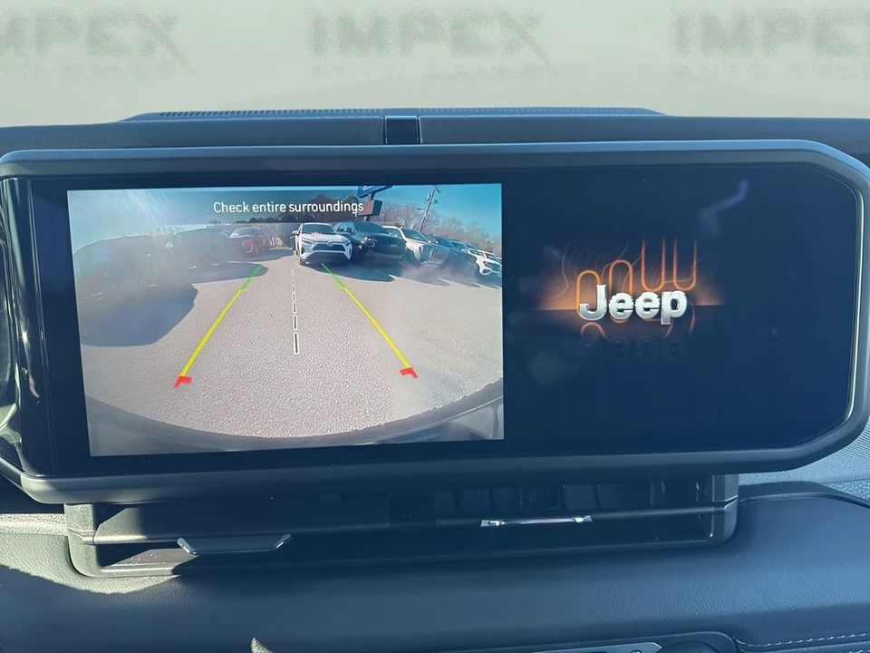 2025 Jeep JL Wrangler - Image 19 of 31