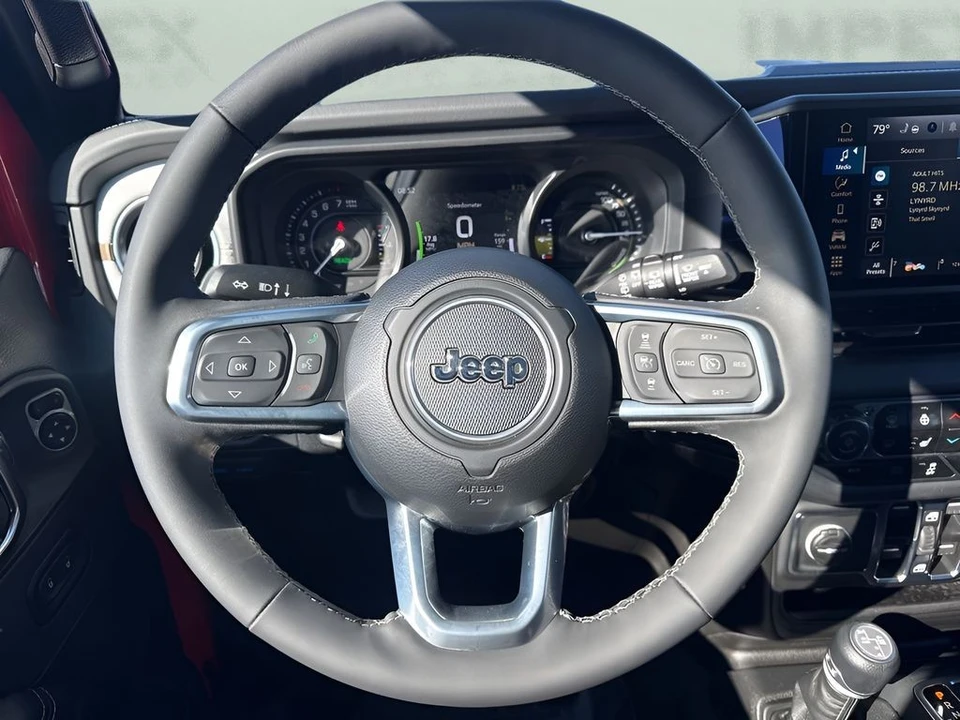 2025 Jeep JL Wrangler - Image 13 of 31