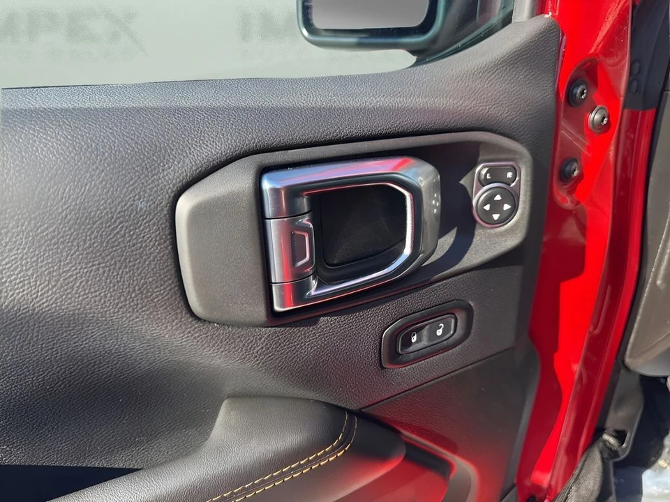 2025 Jeep JL Wrangler - Image 26 of 31