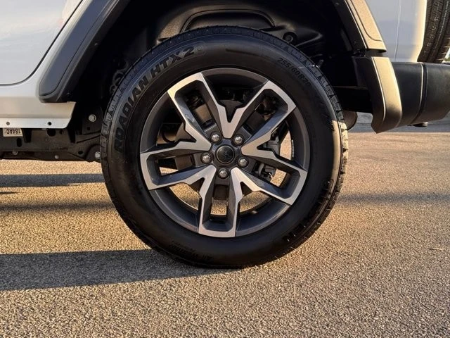 2025 Jeep JL Wrangler - Image 14 of 21