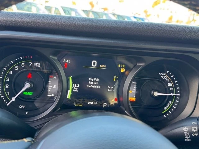 2025 Jeep JL Wrangler - Image 20 of 21