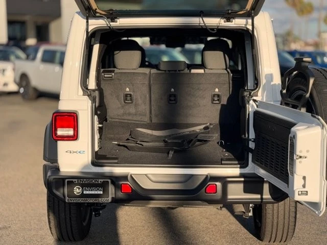 2025 Jeep JL Wrangler - Image 13 of 21