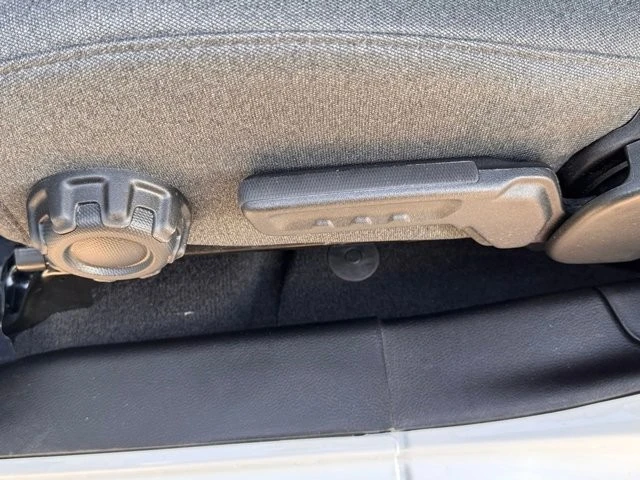 2025 Jeep JL Wrangler - Image 18 of 21