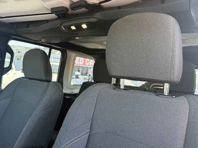 2025 Jeep JL Wrangler - Image 20 of 21