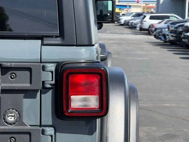 2025 Jeep JL Wrangler - Image 10 of 21