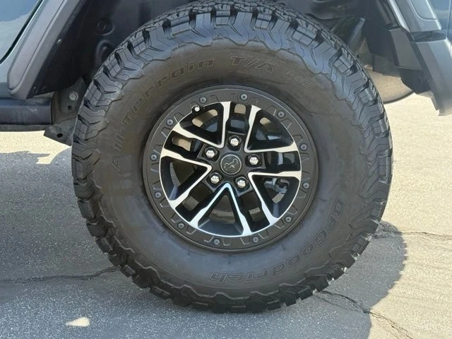 2025 Jeep JL Wrangler - Image 15 of 21