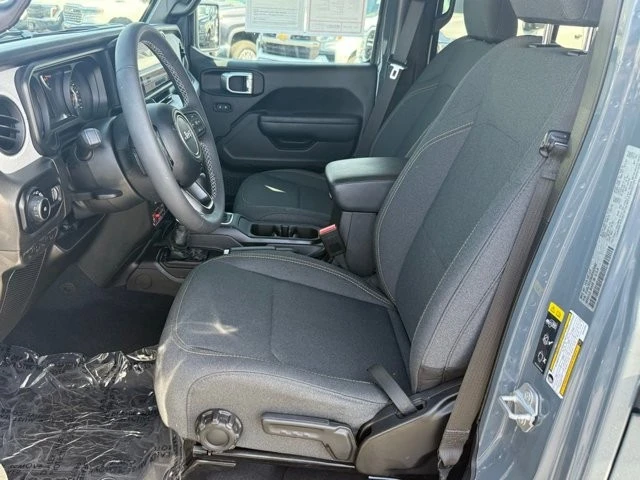 2025 Jeep JL Wrangler - Image 19 of 21