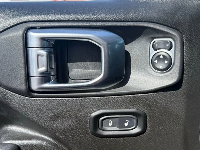 2025 Jeep JL Wrangler - Image 17 of 21