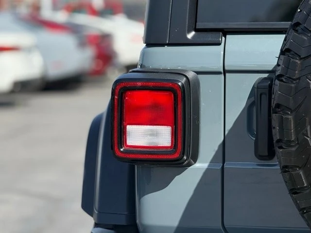 2025 Jeep JL Wrangler - Image 8 of 21