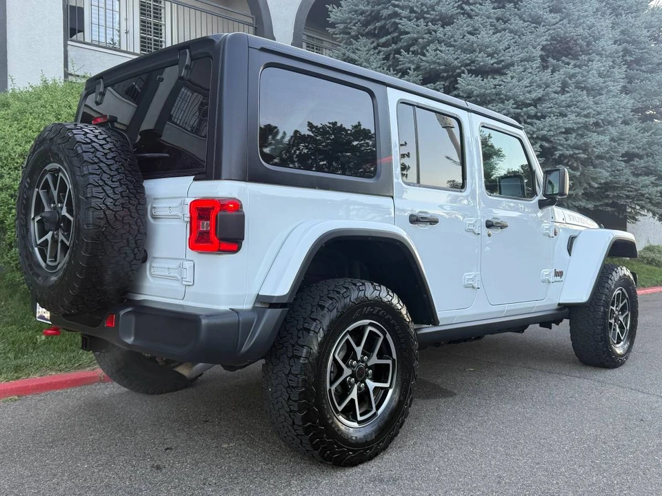 2025 Jeep JL Wrangler - Image 6 of 24
