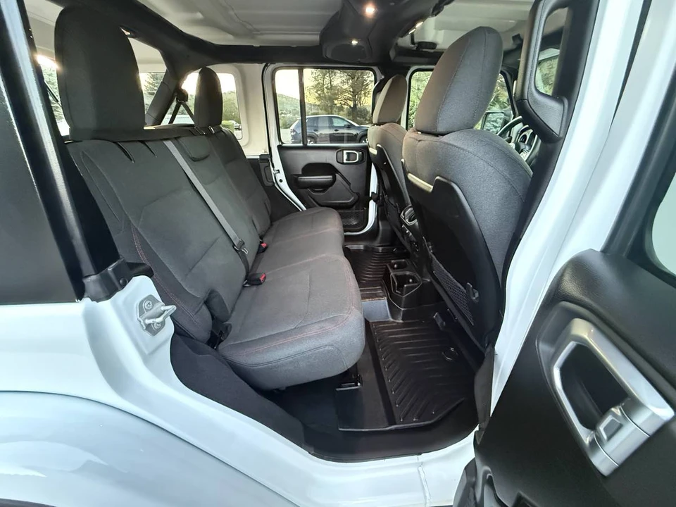 2025 Jeep JL Wrangler - Image 16 of 24