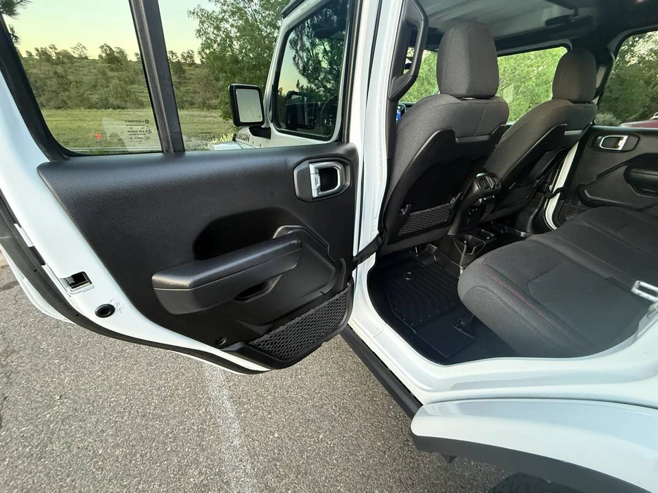 2025 Jeep JL Wrangler - Image 11 of 24