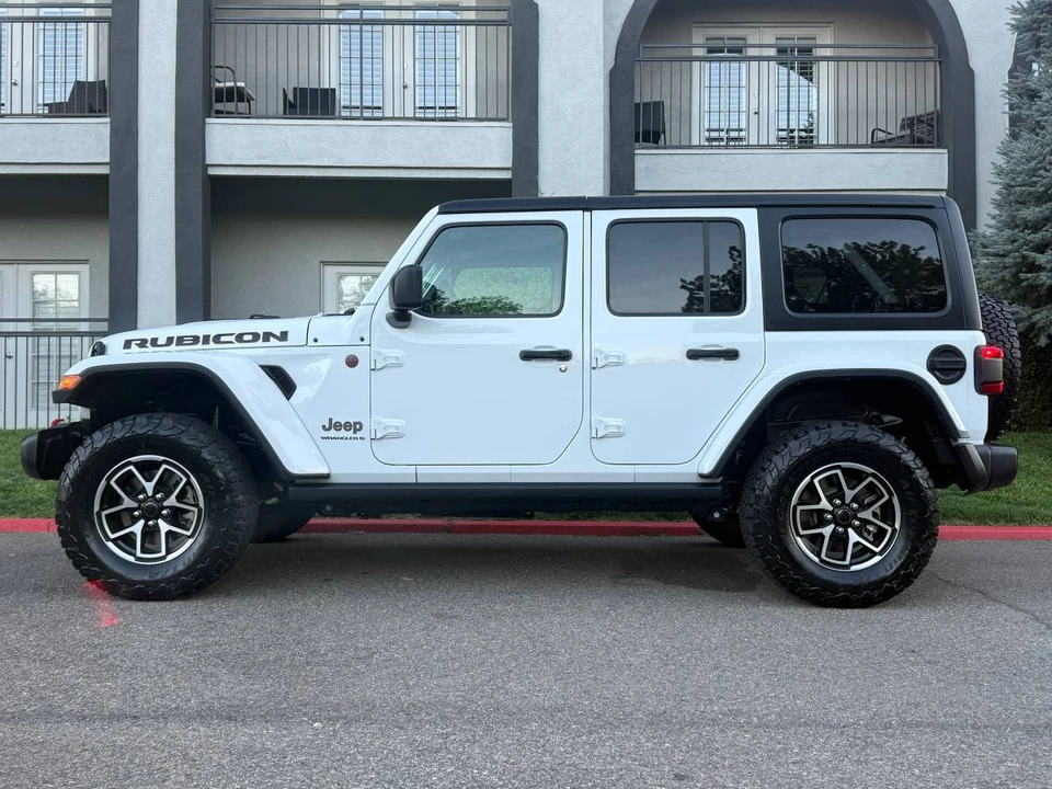 2025 Jeep JL Wrangler - Image 2 of 24