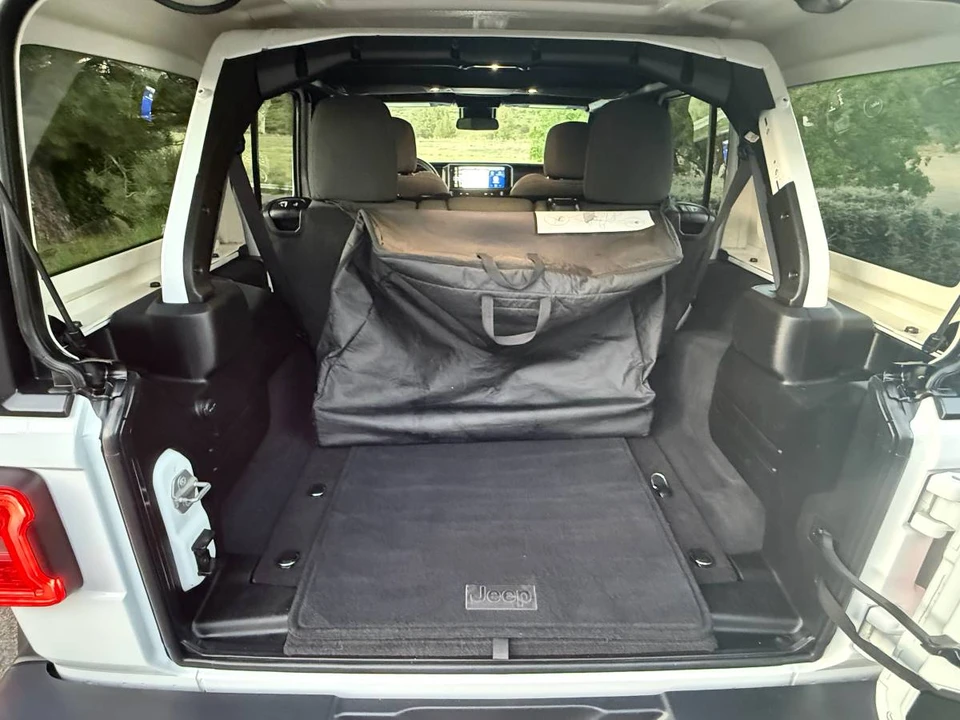 2025 Jeep JL Wrangler - Image 17 of 24