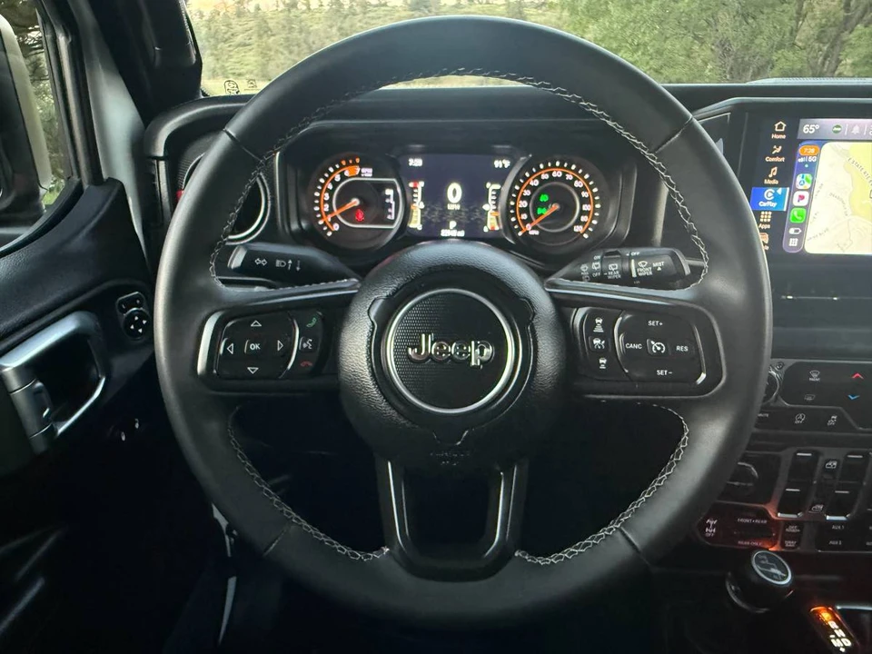 2025 Jeep JL Wrangler - Image 20 of 24