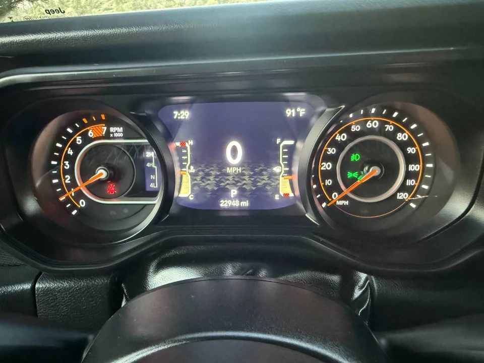 2025 Jeep JL Wrangler - Image 21 of 24