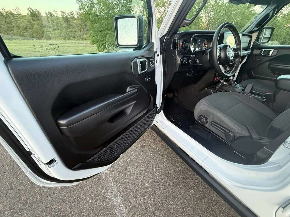 2025 Jeep JL Wrangler - Image 9 of 24