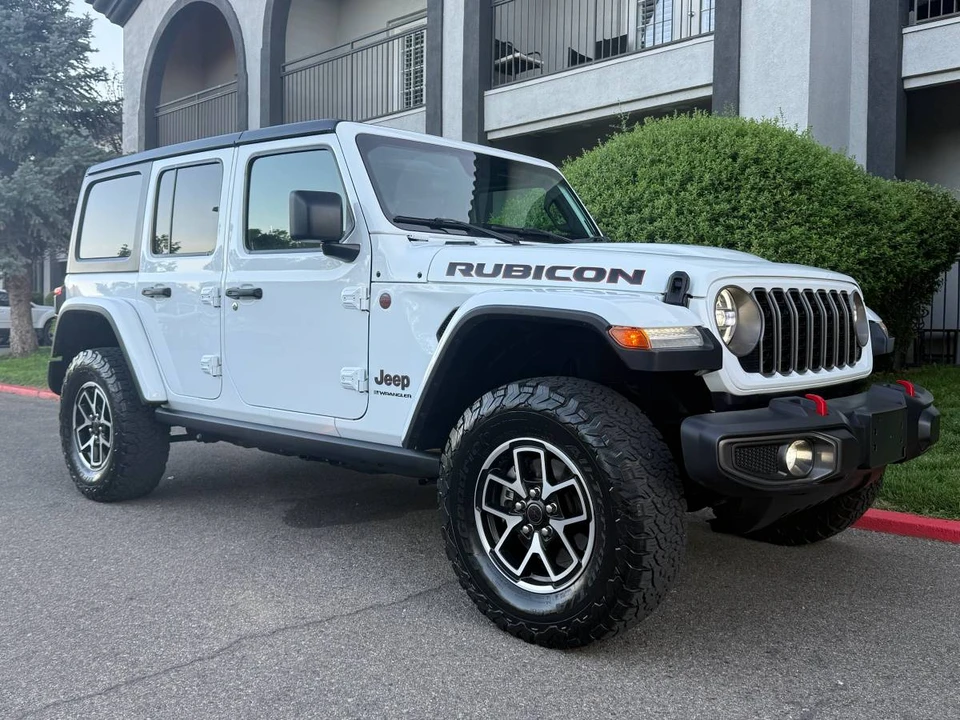 2025 Jeep JL Wrangler - Image 4 of 24