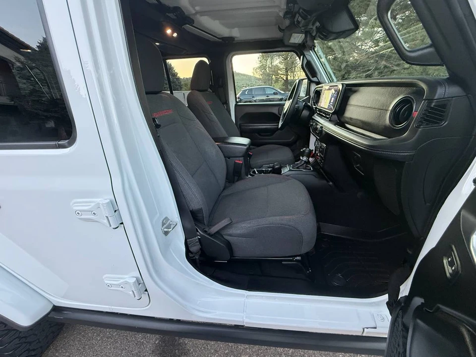 2025 Jeep JL Wrangler - Image 14 of 24