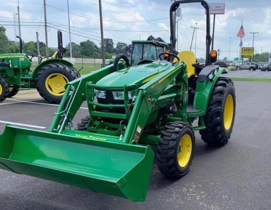 2025 John Deere - Image 2 of 4