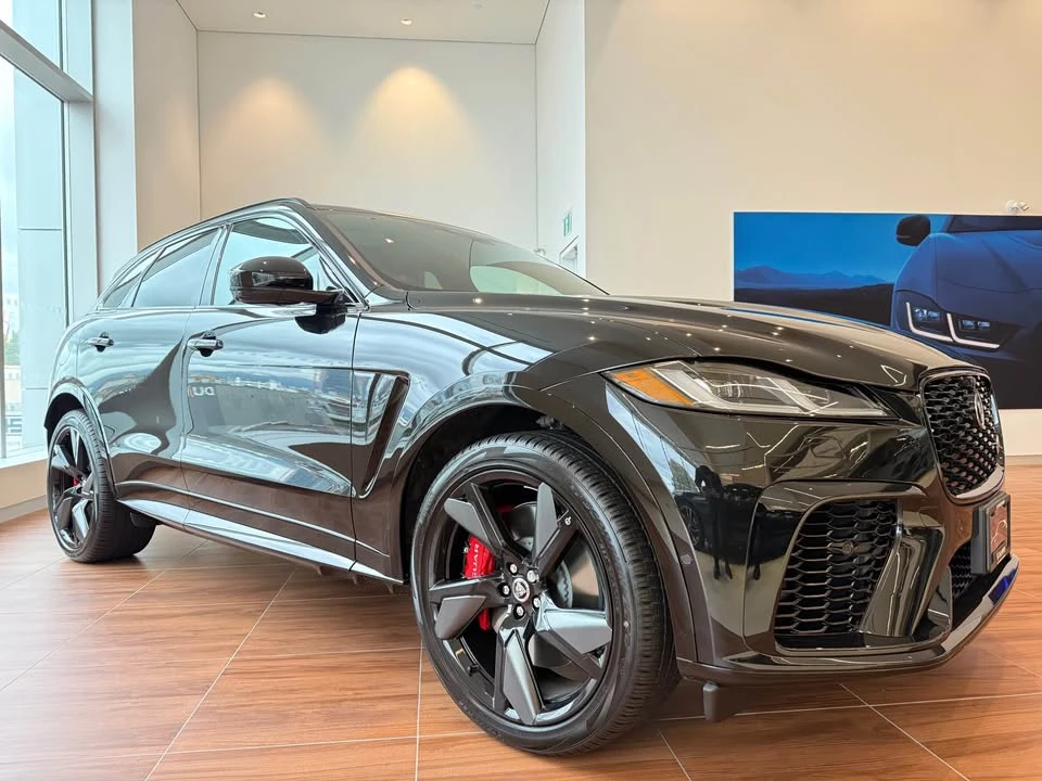 2025 Jaguar F-Pace - Image 2 of 20