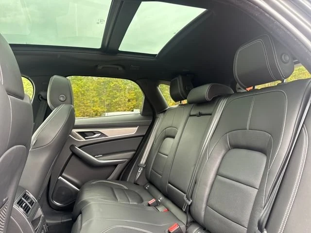 2025 Jaguar F-Pace - Image 18 of 19