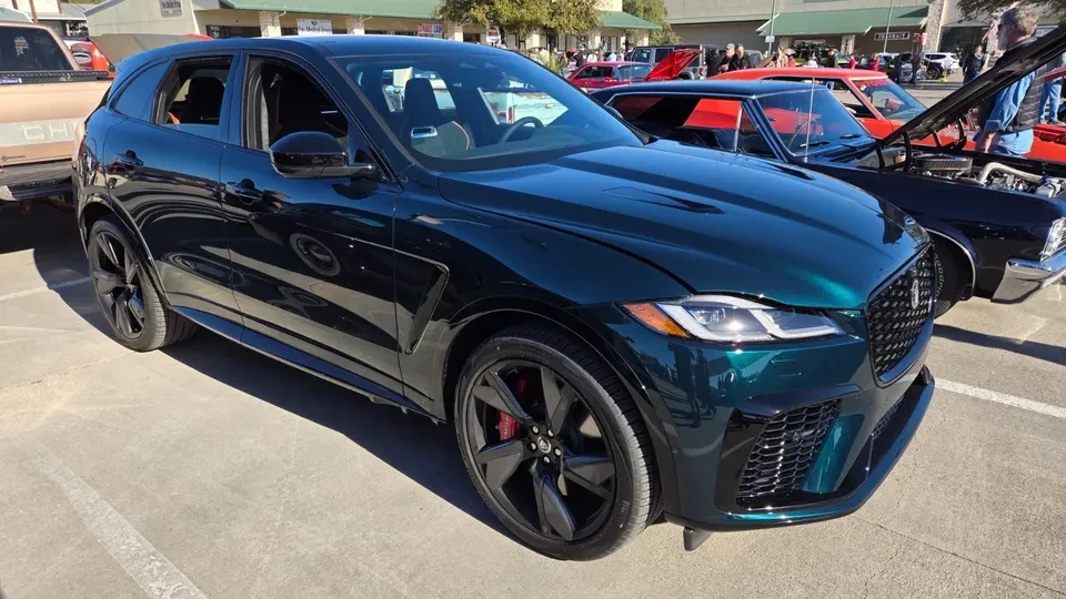2025 Jaguar F-Pace - Image 4 of 10