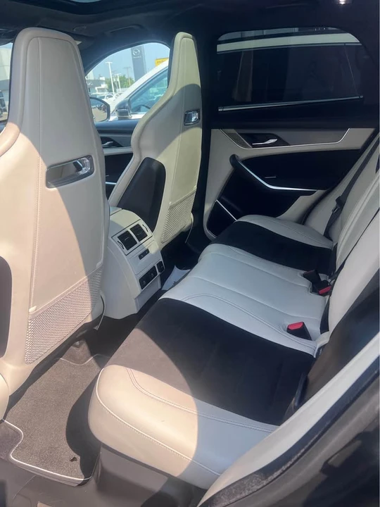 2025 Jaguar F-Pace - Image 6 of 9