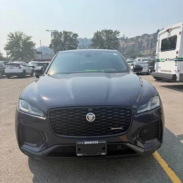 2025 Jaguar F-PACE P400
