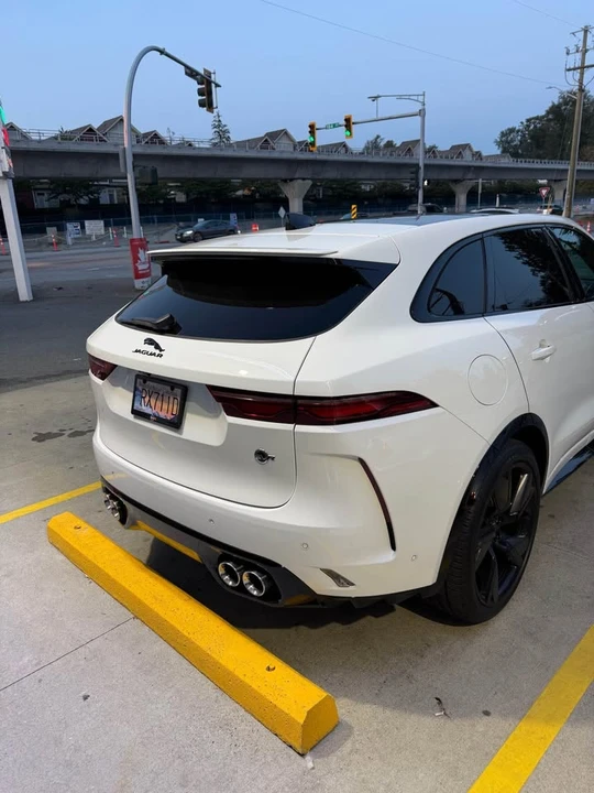 2025 Jaguar F-Pace - Image 5 of 9